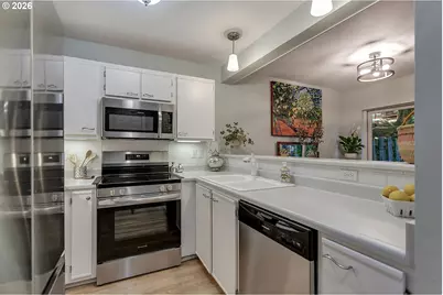 7175 SW Sagert St #102, Tualatin, OR 97062 - Photo 7