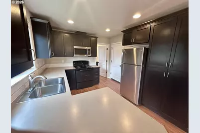 279 Lacasa St, Eugene, OR 97402 - Photo 5