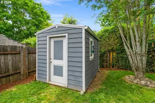 6651 NE Roselawn St, Portland, OR 97218 - Photo 33