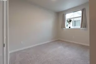 6393 E Burnside St, Portland, OR 97215 - Photo 23