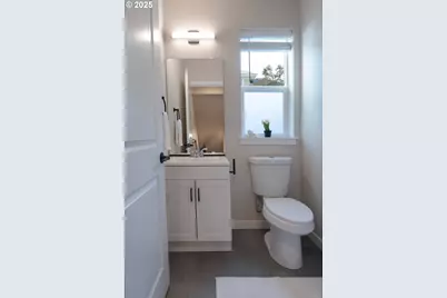 6393 E Burnside St, Portland, OR 97215 - Photo 5