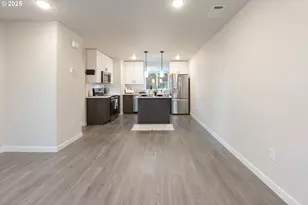 6393 E Burnside St, Portland, OR 97215 - Photo 15