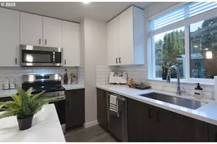 6393 E Burnside St, Portland, OR 97215 - Photo 9