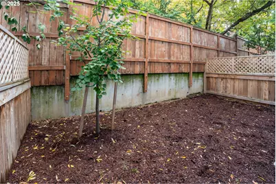 6393 E Burnside St, Portland, OR 97215 - Photo 27