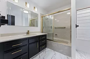 2160 Lombard St, North Bend, OR 97459 - Photo 25