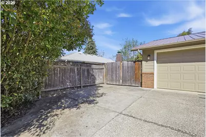 2279 Blackburn St, Eugene, OR 97405 - Photo 45