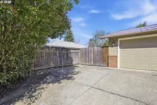 2279 Blackburn St, Eugene, OR 97405 - Photo 45