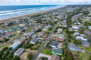 1609 NW Parker Ave, Waldport, OR 97394 - Photo 17