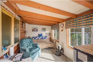 1609 NW Parker Ave, Waldport, OR 97394 - Photo 15