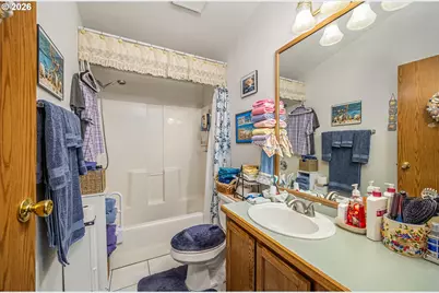 1609 NW Parker Ave, Waldport, OR 97394 - Photo 11