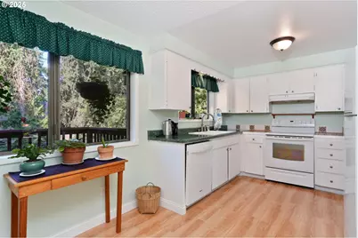 3908 SE Arbor Ct, Hillsboro, OR 97123 - Photo 21