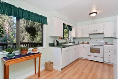 3908 SE Arbor Ct, Hillsboro, OR 97123 - Photo 19