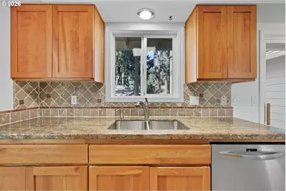 13525 SW Fircrest Ct, Beaverton, OR 97008 - Photo 9