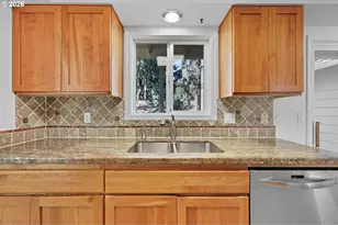 13525 SW Fircrest Ct, Beaverton, OR 97008 - Photo 9