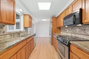 13525 SW Fircrest Ct, Beaverton, OR 97008 - Photo 7