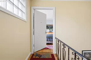 1631 SE Washington St, Portland, OR 97214 - Photo 3