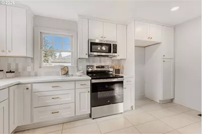 4305 NE 77th Ave, Portland, OR 97218 - Photo 11