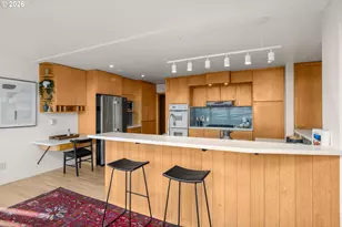 1663 SW Westwood Dr, Portland, OR 97239 - Photo 9