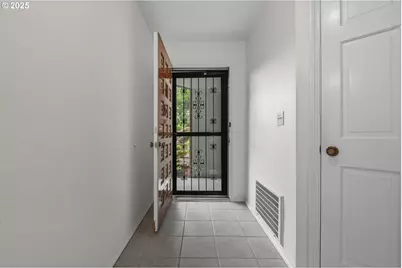 8900 NE 36th St #1, Vancouver, WA 98662 - Photo 5