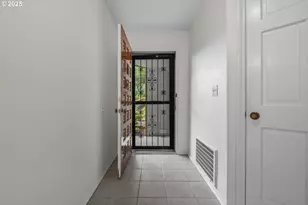 8900 NE 36th St, Vancouver, WA 98662 - Photo 5