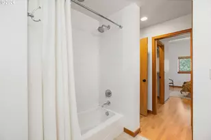 7910 SW 31st Ave, Portland, OR 97219 - Photo 21