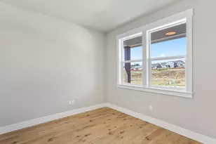 2221 E Juniper Cir, La Center, WA 98629 - Photo 37