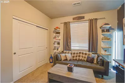 10409 NE 63rd Cir, Vancouver, WA 98662 - Photo 9