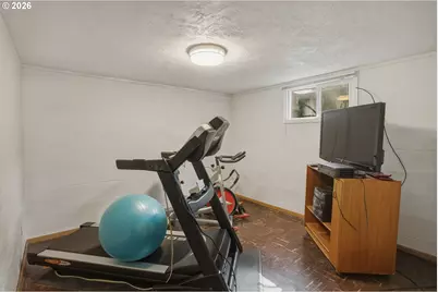 942 Fairway Dr, Eugene, OR 97404 - Photo 23