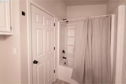 1038 Hillside Dr, Cottage Grove, OR 97424 - Photo 21