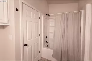 1038 Hillside Dr, Cottage Grove, OR 97424 - Photo 21