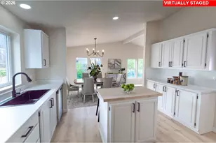 1038 Hillside Dr, Cottage Grove, OR 97424 - Photo 9