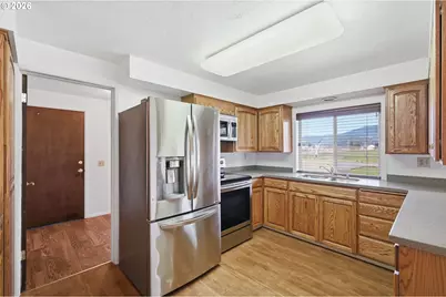 2541 Marcola Rd, Springfield, OR 97477 - Photo 9