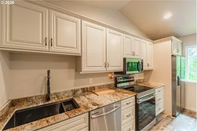 2143 Ash St, North Bend, OR 97459 - Photo 9