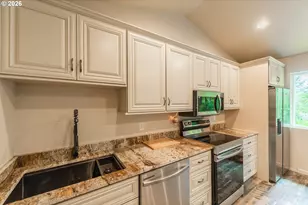 2143 Ash St, North Bend, OR 97459 - Photo 9