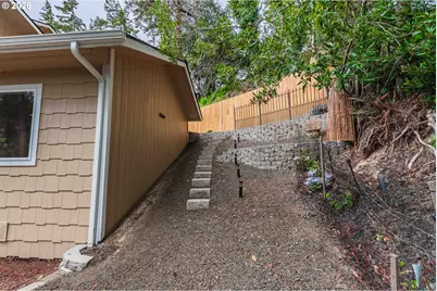 2143 Ash St, North Bend, OR 97459 - Photo 37