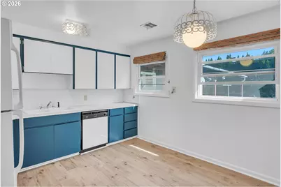 8000 N Woolsey Ave, Portland, OR 97203 - Photo 9