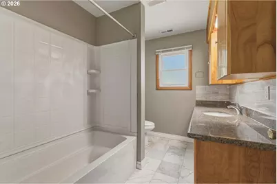 1515 NE 118th Ave, Portland, OR 97220 - Photo 17