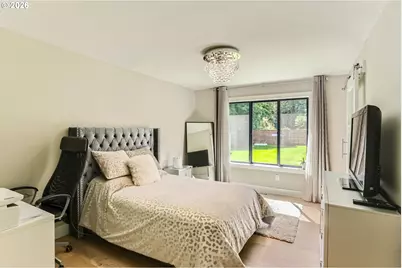 6090 Carman Dr, Lake Oswego, OR 97035 - Photo 15