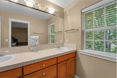 924 NE 73rd Ave, Hillsboro, OR 97124 - Photo 25