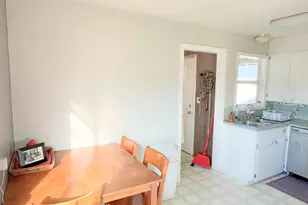 124 NE West Ave, Roseburg, OR 97470 - Photo 5