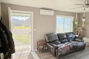 124 NE West Ave, Roseburg, OR 97470 - Photo 9