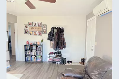 124 NE West Ave, Roseburg, OR 97470 - Photo 11