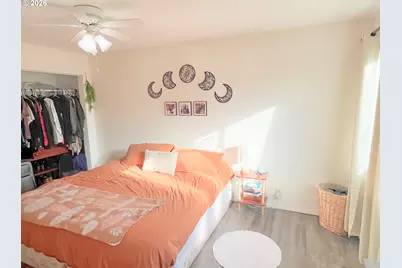 124 NE West Ave, Roseburg, OR 97470 - Photo 15