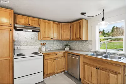 180 NW Spring St, White Salmon, WA 98672 - Photo 15