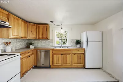 180 NW Spring St, White Salmon, WA 98672 - Photo 15