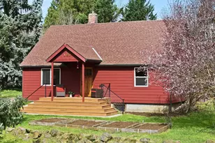 180 NW Spring St, White Salmon, WA 98672 - Photo 1