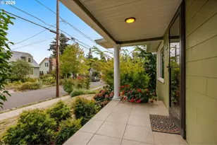 1915 SE 59th Ave, Portland, OR 97215 - Photo 3