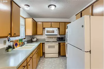 12330 SE Main St, Portland, OR 97233 - Photo 11