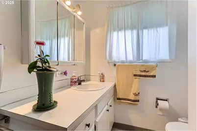 12330 SE Main St, Portland, OR 97233 - Photo 19