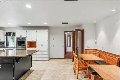 6644 Rippling Brook Dr SE, Salem, OR 97301 - Photo 13